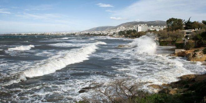 Καιρός: Παραμένει η ζέστη και το ενισχυμένο μελτέμι