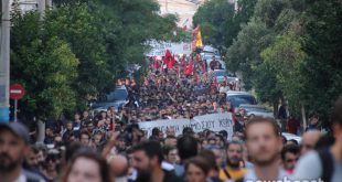 Παύλος Φύσσας: Σε εξέλιξη η μεγάλη πορεία, στην κεφαλή οι γονείς του