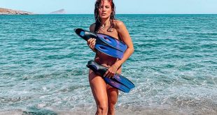 Μαίρη Συνατσάκη: Η αντίδρασή της όταν της ζήτησαν να βγάλουν φωτογραφία σε παραλία γυμνιστών