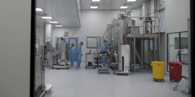 AstraZeneca: Υπέβαλε πλήρη δεδομένα για να πάρει το εμβόλιό της άδεια χρήσης στην ΕΕ